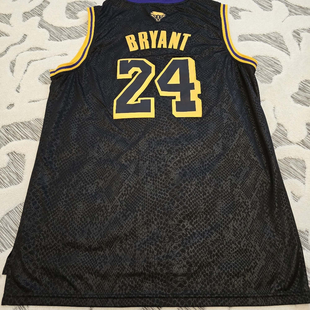 Kobe Bryant 'MAMBA' NBA jersey - Picture 3 of 15